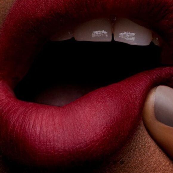 Mac POWDER KISS LIPSTICK New never used plus Ipsy bag 
3 G / 0.1 US OZ - Picture 6 of 13